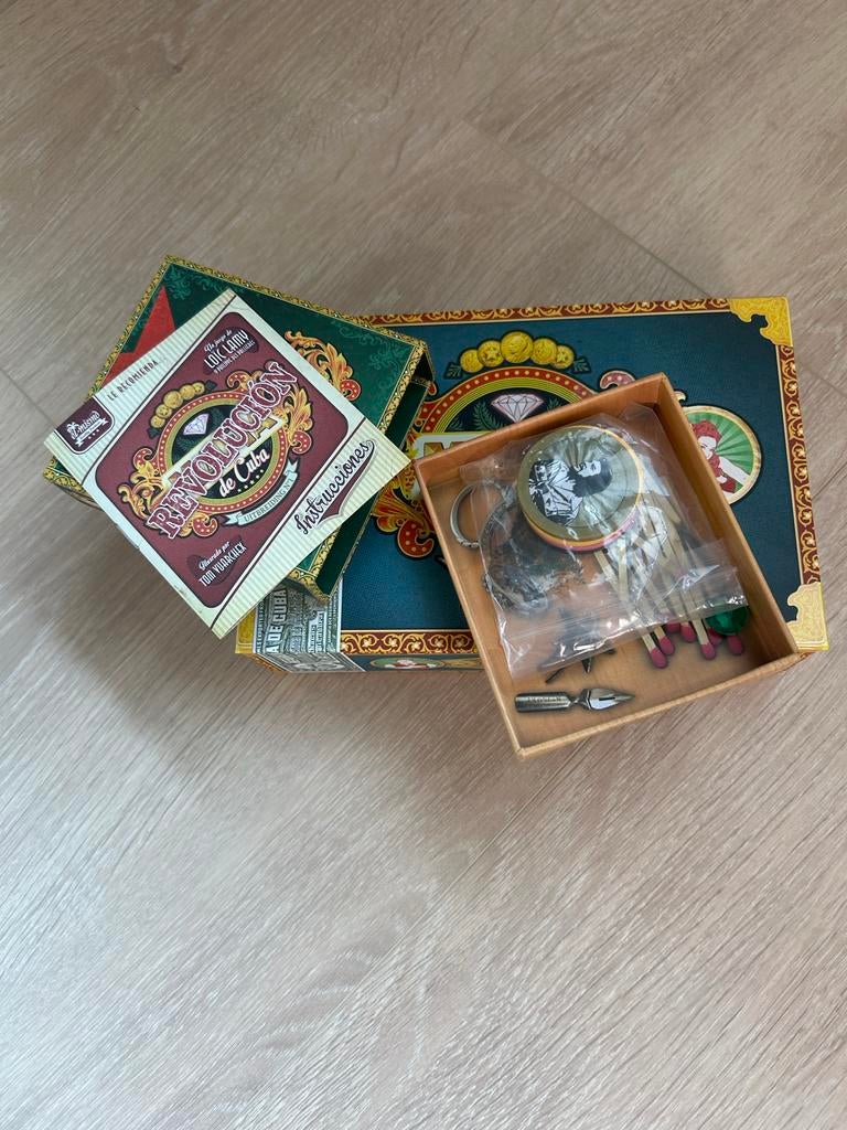 Mafia de Cuba + Revolución uitbreiding bordspel, Hobby en Vrije tijd, Gezelschapsspellen | Bordspellen, Vijf spelers of meer, Ophalen of Verzenden
