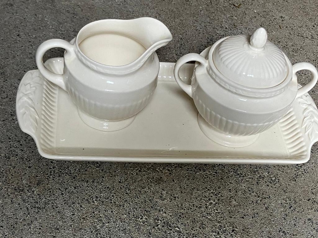Melk en suiker set Edme Wedgwood, Huis en Inrichting, Keuken | Servies, Ophalen, Overige typen, Zo goed als nieuw, Overige stijlen