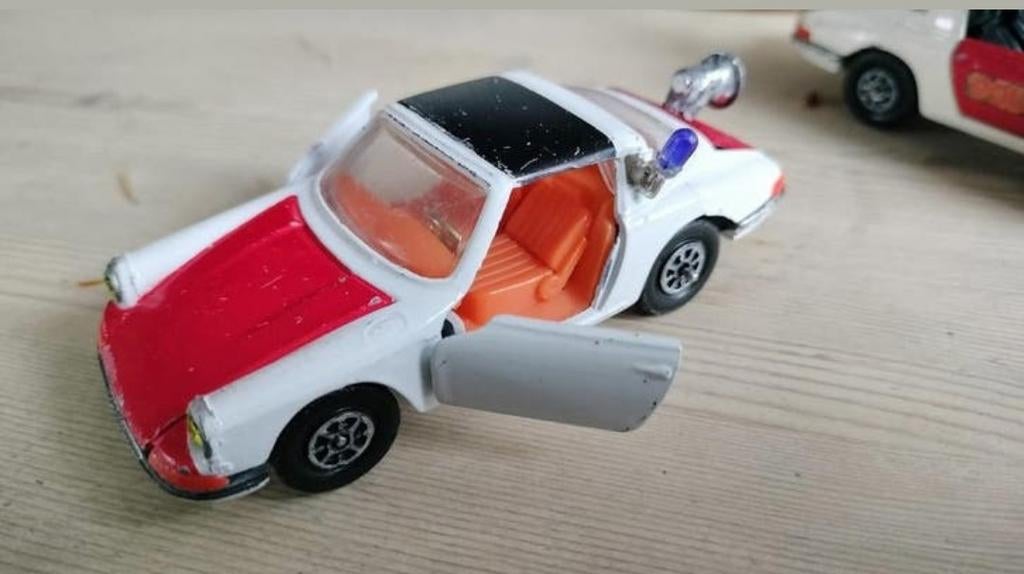 CORGI TOYS whizzwheels PORSCHE 911S TARGA politie, Ophalen of Verzenden, Zo goed als nieuw, Auto, Corgi