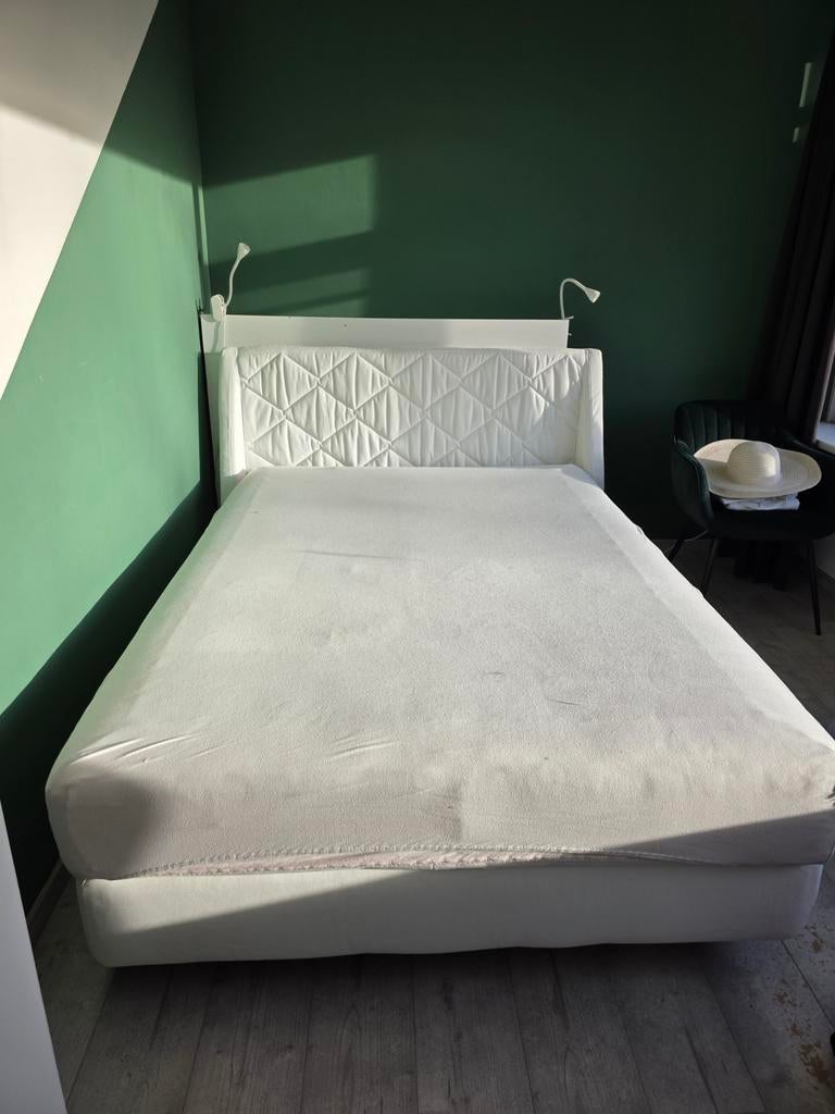 Bed 140x200 met hoofdbord en kast (losse delen), Huis en Inrichting, Slaapkamer | Bedden, Ophalen, Gebruikt, Wit, Tweepersoons