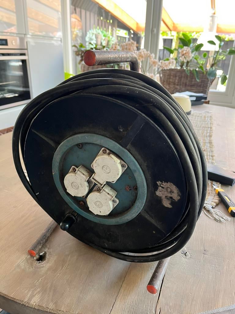 Kabelhaspel haspel 50 meter, Ophalen of Verzenden, Zo goed als nieuw, Apparatuur