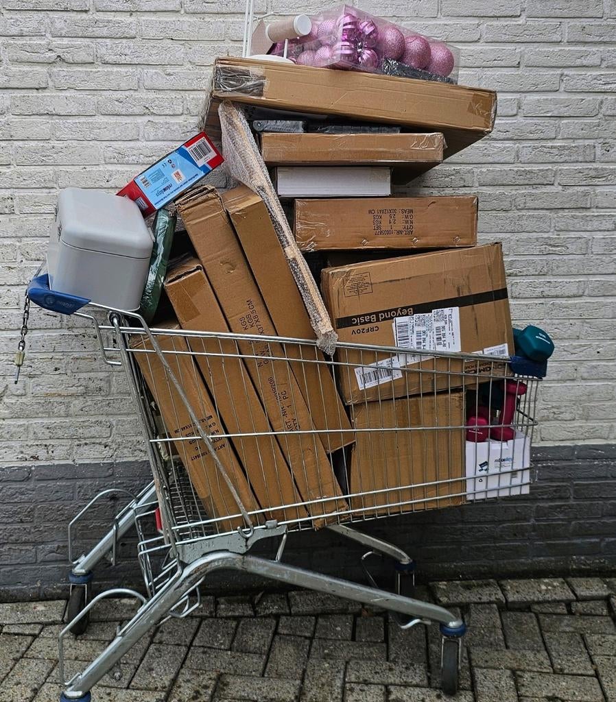 Verrassingspartij – Winkelkar vol retourpakketten!, Ophalen