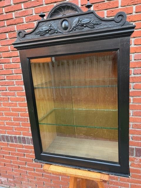 Brocante vitrinekast met kuif., Antiek en Kunst, Antiek | Meubels | Kasten, Ophalen