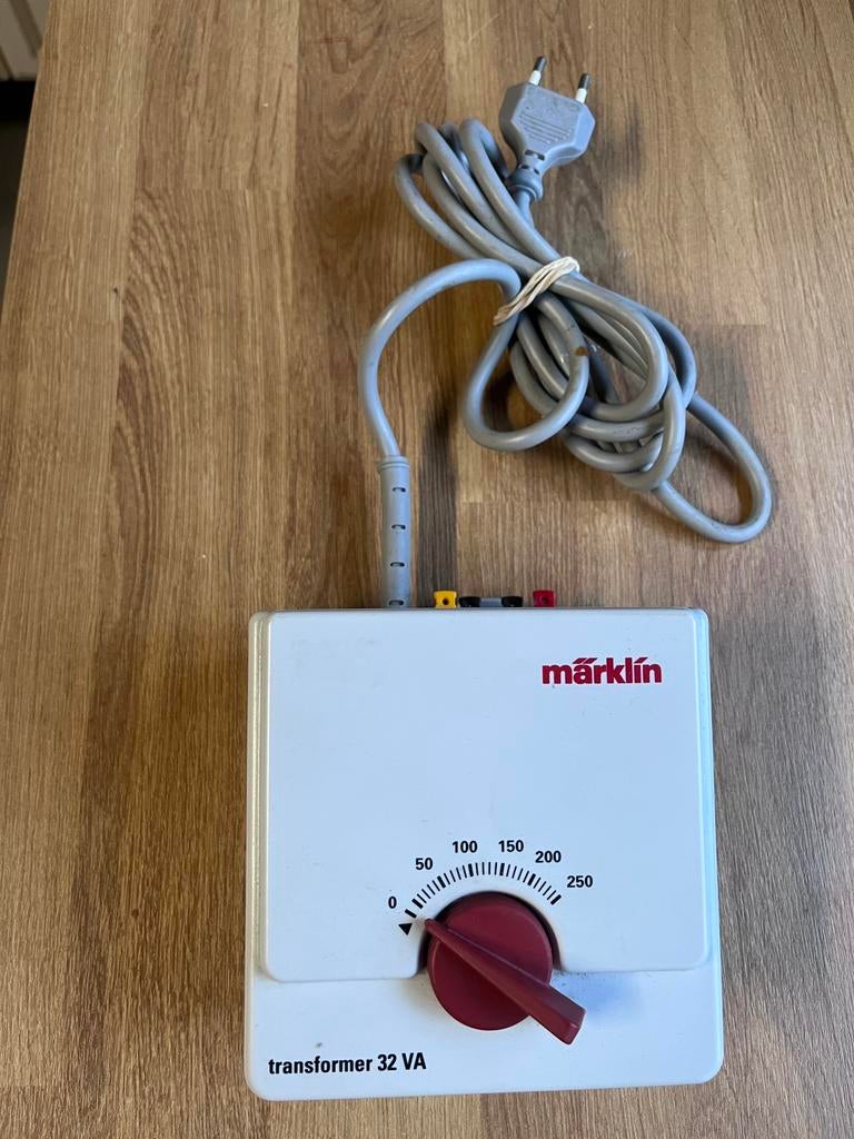 Märklin trafo 6647, 2 Ampère, Ophalen of Verzenden, Zo goed als nieuw, Märklin, Transformator of Voeding