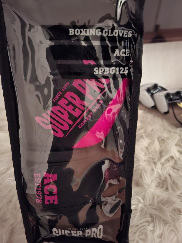Nieuwe Super Pro Combat Gear bokshandschoenen (10 oz), Ophalen, Overige, Maat XS of kleiner, Vechtsportbescherming