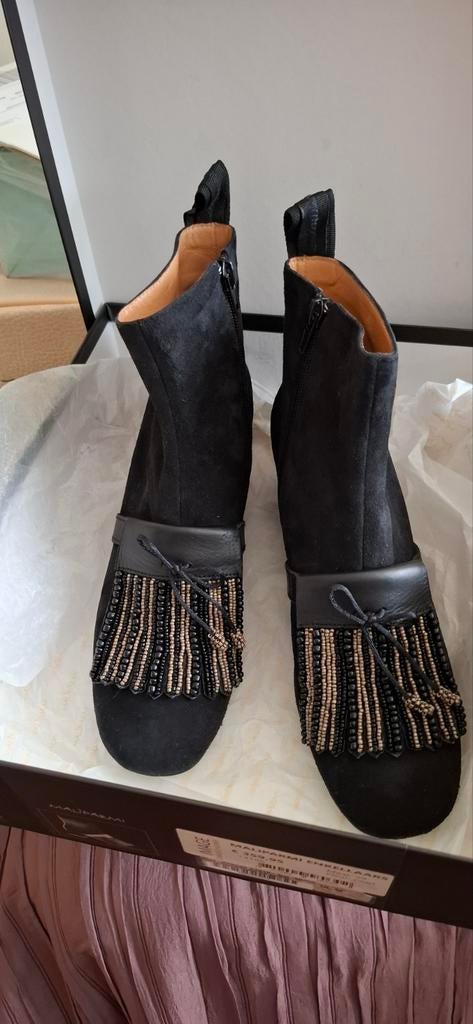 Exclusieve Maliparmi enkellaarsjes zwart met kraaltjes NIEUW, Kleding | Dames, Zwart, Lage of Enkellaarzen, Nieuw, Ophalen of Verzenden
