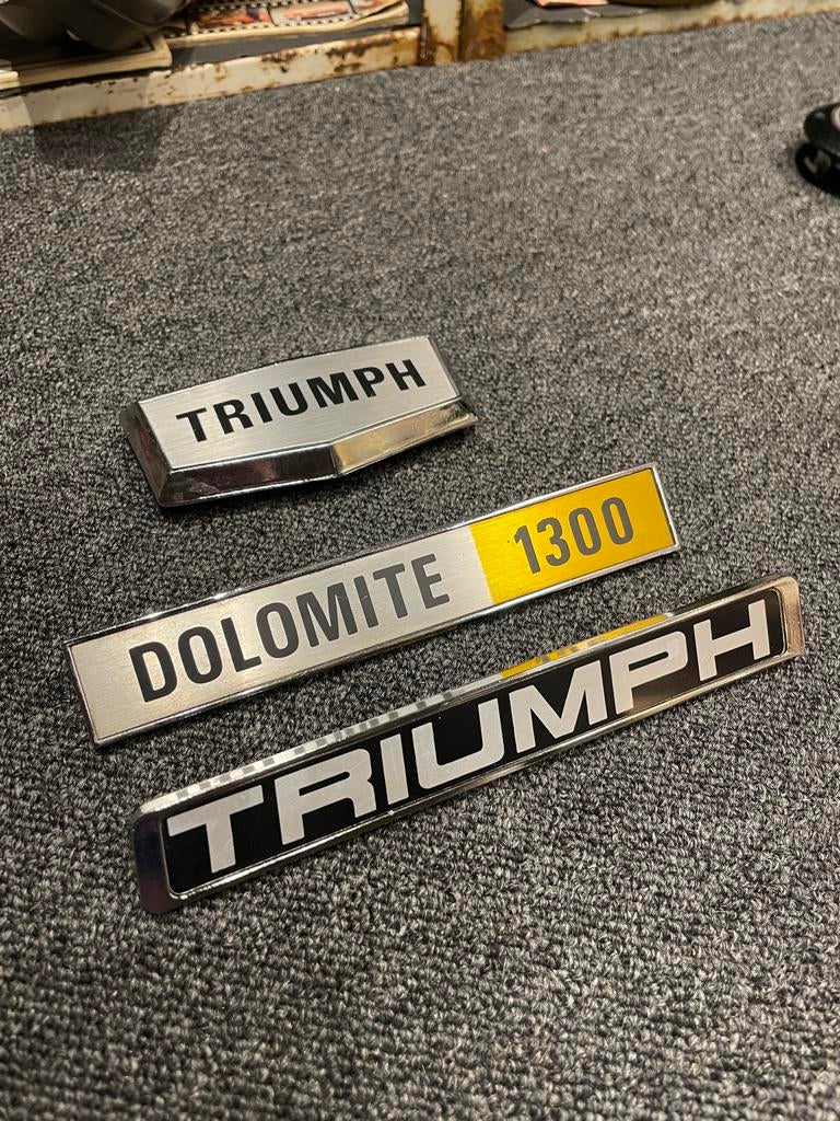 Triumph Dolomite emblemen badges NOS, Ophalen of Verzenden, Gebruikt, Triumph