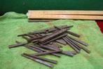 Partijtje antieke ijzeren nagels spijkers smeednagels, Ophalen of Verzenden