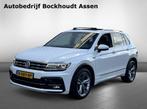 Volkswagen Tiguan 1.5 TSI Highline Business R | Panorama Dak, Stof, 4 cilinders, 150 pk, Adaptive Cruise Control