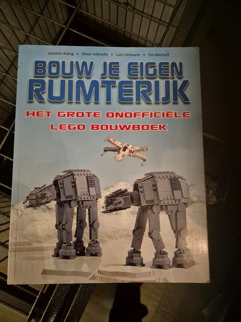 Oliver Albrecht - Bouw je eigen ruimterijk, Ophalen of Verzenden, Zo goed als nieuw, Oliver Albrecht; Lutz Uhlmann; Joachim Klang; Tim Bischoff