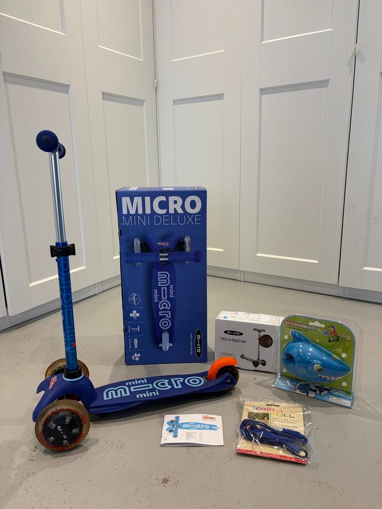 Micro Mini Deluxe step in blauw met vele extra's, Ophalen, Zo goed als nieuw, Gewone step