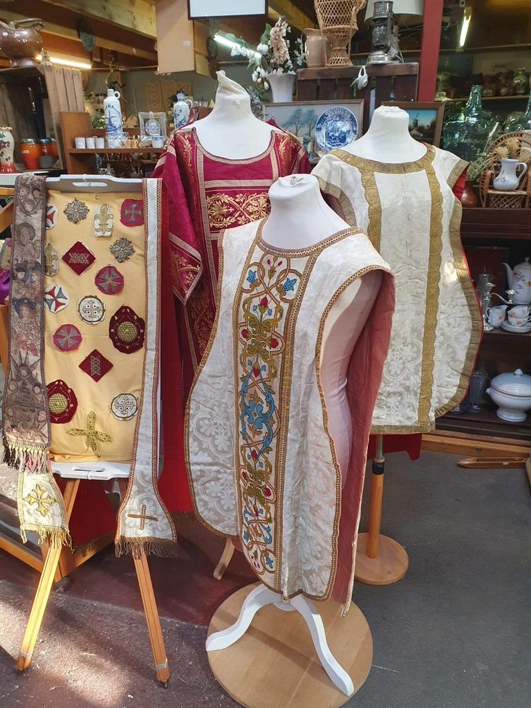 Antieke Religieuze Gewaden en Toebehoren, Antiek en Kunst, Ophalen