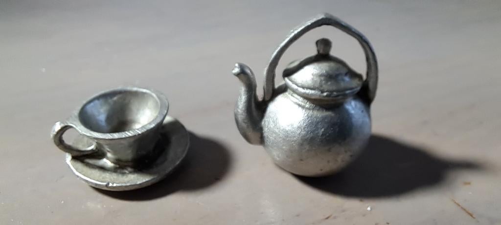 Miniatuur tinnen theepot en kopje, Antiek en Kunst, Ophalen of Verzenden