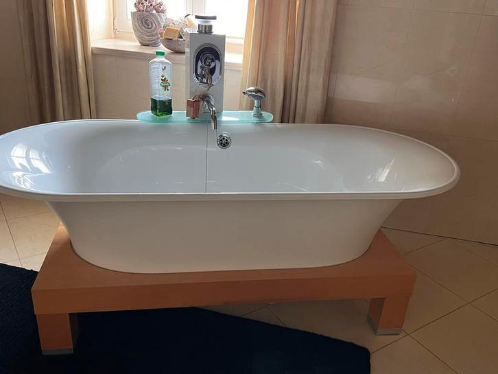 Complete badkamer set: Villeroy & Boch, Burgbad, Dornbracht, Doe-het-zelf en Verbouw, Sanitair, Gebruikt, Bad, Ophalen of Verzenden