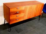 Mooi strak 1960 Dressoir, gewoon  neerzetten&genieten, Teakhout, Gebruikt, Midcentury sixties, Ophalen of Verzenden