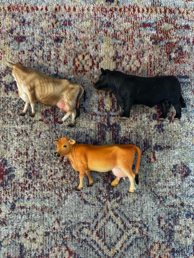 Schleich koeien en stier, Ophalen of Verzenden, Gebruikt, Boerderijdier, Beeldje of Figuurtje