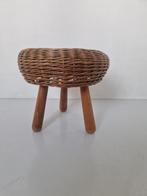 Mid century hout en rieten krukje toegekend aan tony paul., Huis en Inrichting, Gebruikt, Onbekend, Ophalen of Verzenden, Onbekend