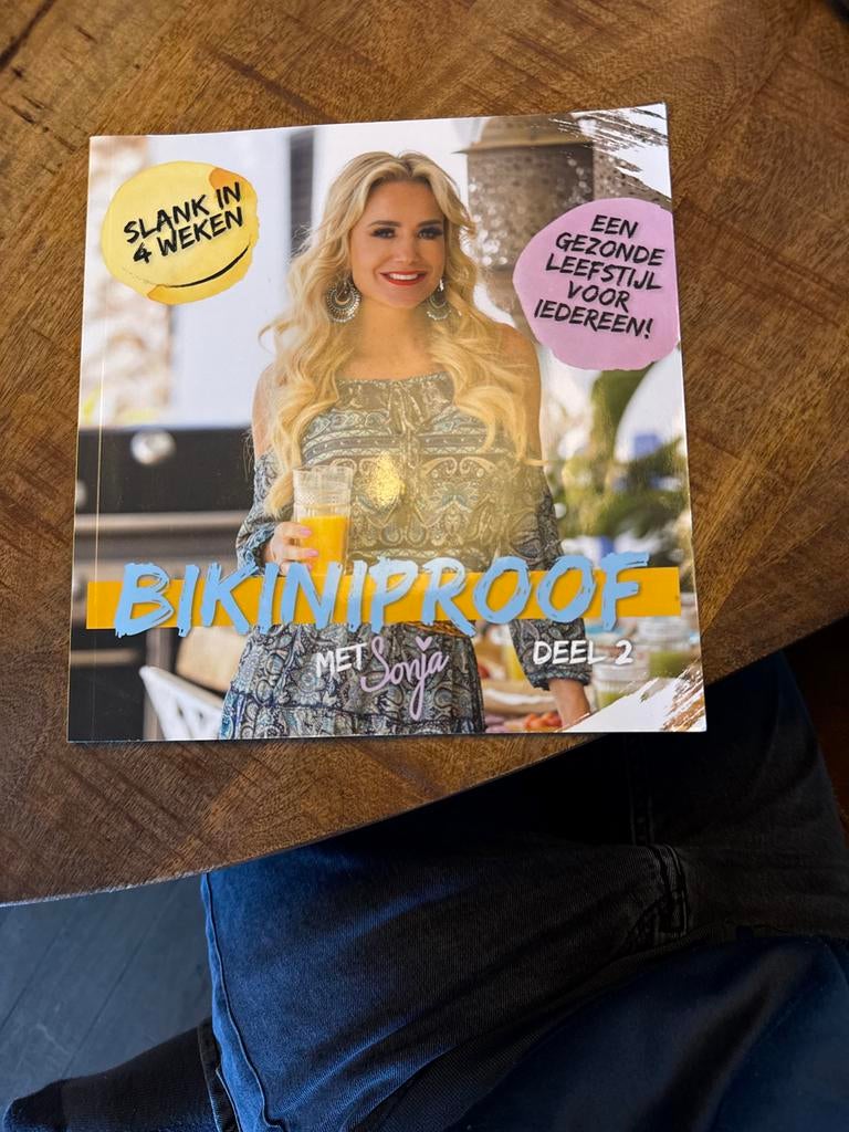 Bikiniproof met Sonja - deel 2, Voorgerechten en Soepen, Ophalen of Verzenden, Zo goed als nieuw, Gezond koken