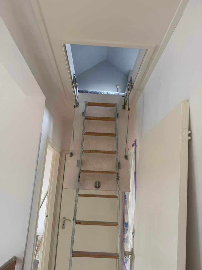 Zolder trap, Ophalen, Zo goed als nieuw, 2 tot 4 meter
