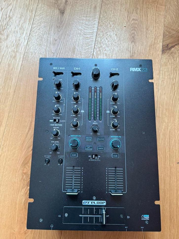 Reloop RMX22i dj mixer, Muziek en Instrumenten, Mengpanelen, Gebruikt, Minder dan 5 kanalen, Microfooningang, Ophalen
