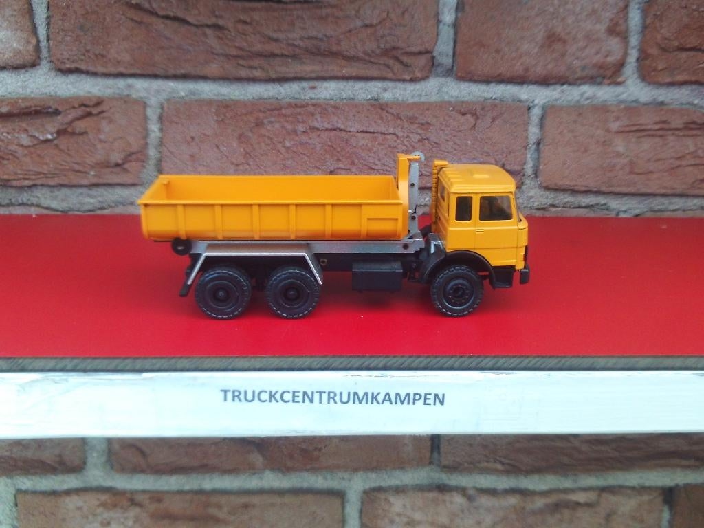 Conrad  Iveco  Magirus., Ophalen of Verzenden, Zo goed als nieuw, Bus of Vrachtwagen, Conrad