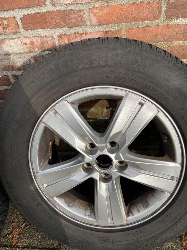 Winterbanden met lichtmetalen velgen 215/65/R16, Auto-onderdelen, Banden en Velgen, Banden en Velgen, Winterbanden, 16 inch, 215 mm