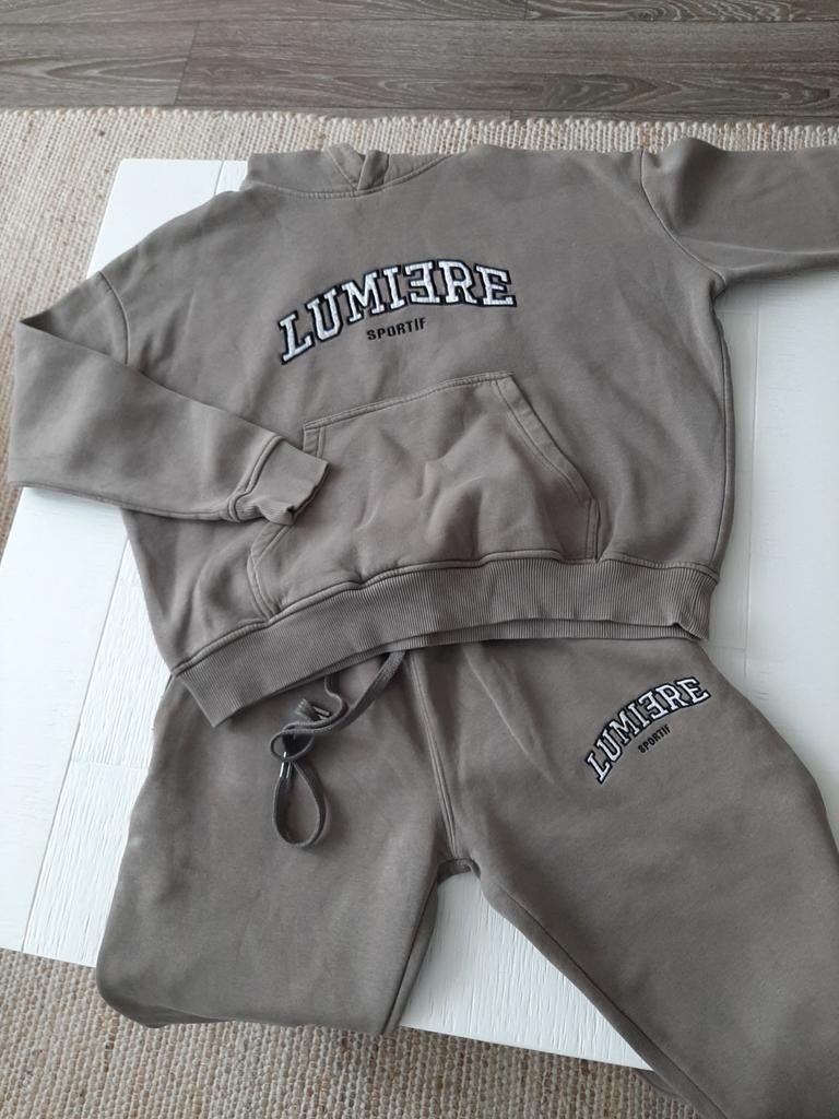 Lumiere pak maat Xxs in kleur beige/ taupe, Ophalen of Verzenden, Zo goed als nieuw, Maat 46 (S) of kleiner