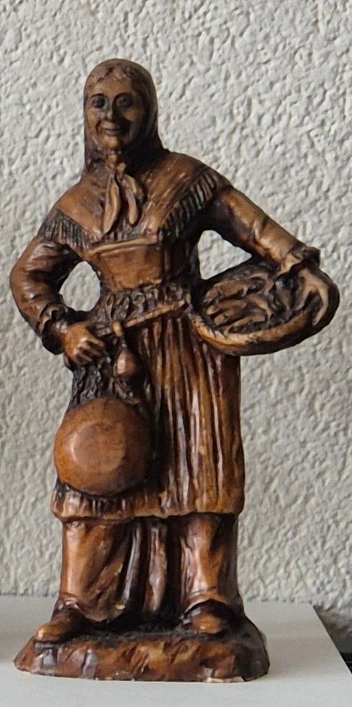 Beeldje Franse vissersvrouw hars, Ophalen