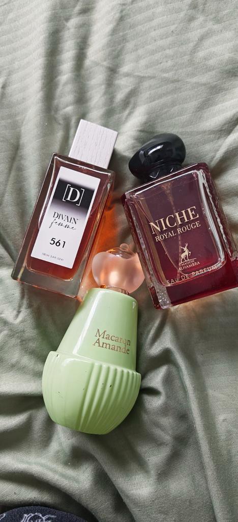 Parfum set: Divain, Niche Royal Rouge, Macaron Amande, Sieraden, Tassen en Uiterlijk, Uiterlijk | Parfum, Zo goed als nieuw, Ophalen of Verzenden