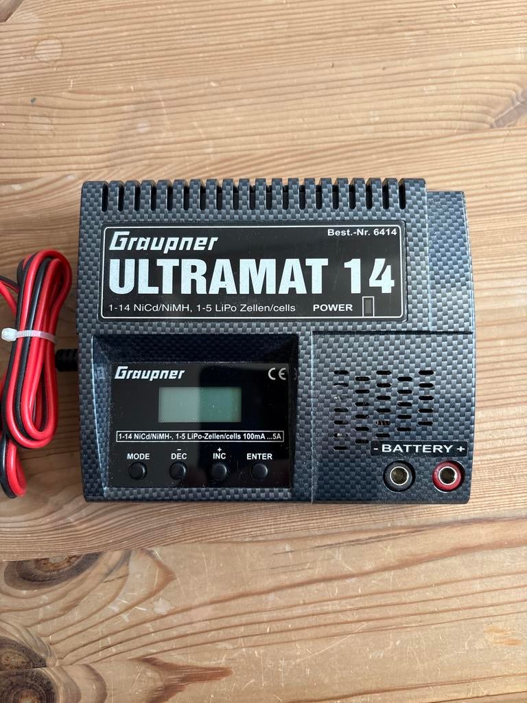 Graupner Ultramat 14 lader voor NiCd/NiMH en LiPo cellen, Ophalen of Verzenden, Zo goed als nieuw