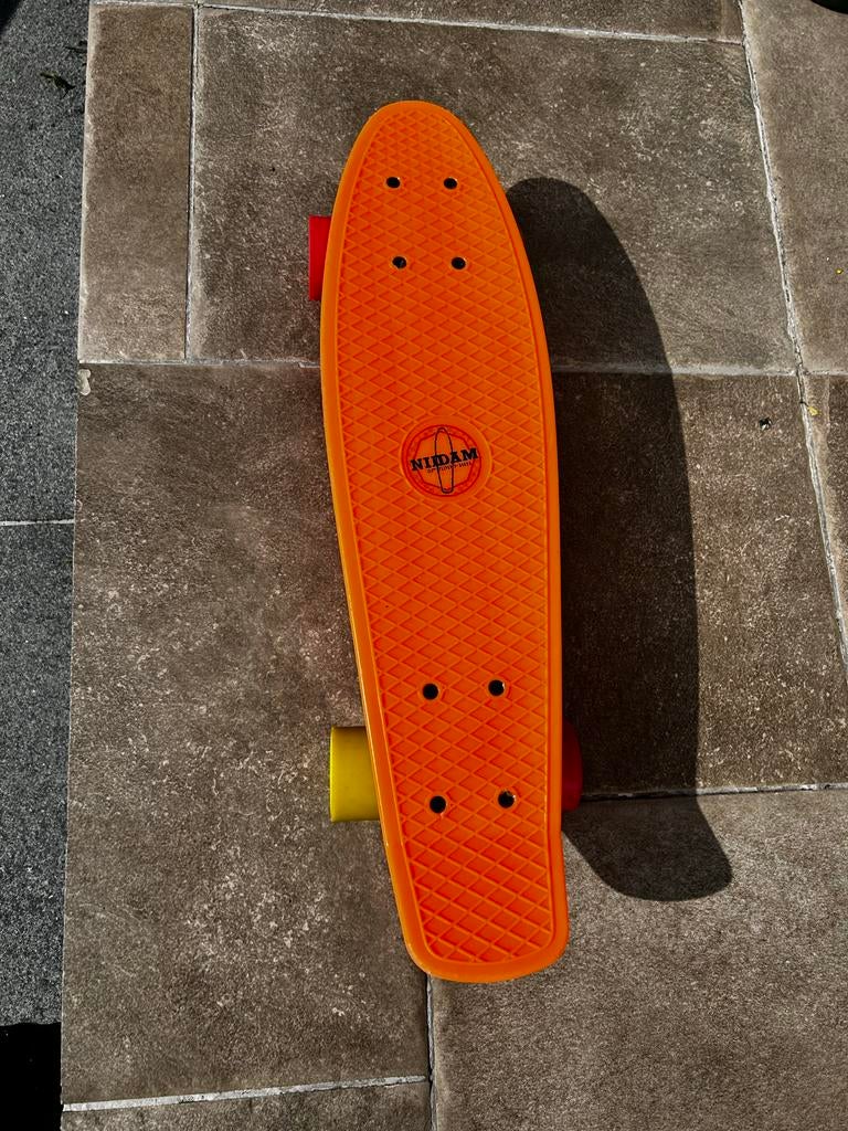 Nijdam Flipboard Skateboard Oranje/Geel/Rood, Sport en Fitness, Skateboarden, Ophalen of Verzenden, Zo goed als nieuw, Skateboard
