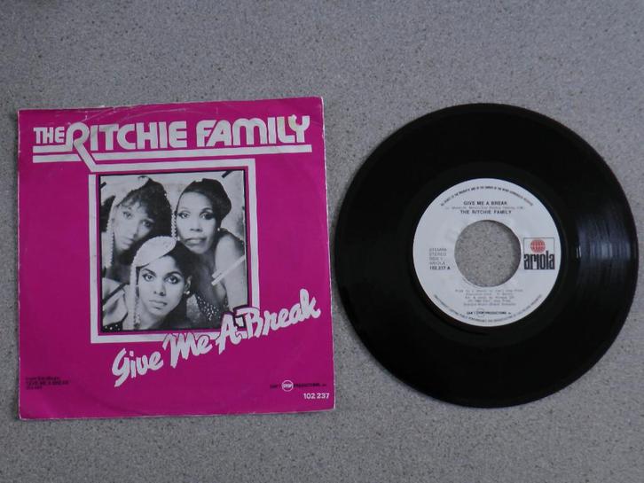 Ritchie Family - Give me a break VINYL SINGLE, Cd's en Dvd's, Vinyl Singles, Gebruikt, Single, Pop, 7 inch, Ophalen of Verzenden
