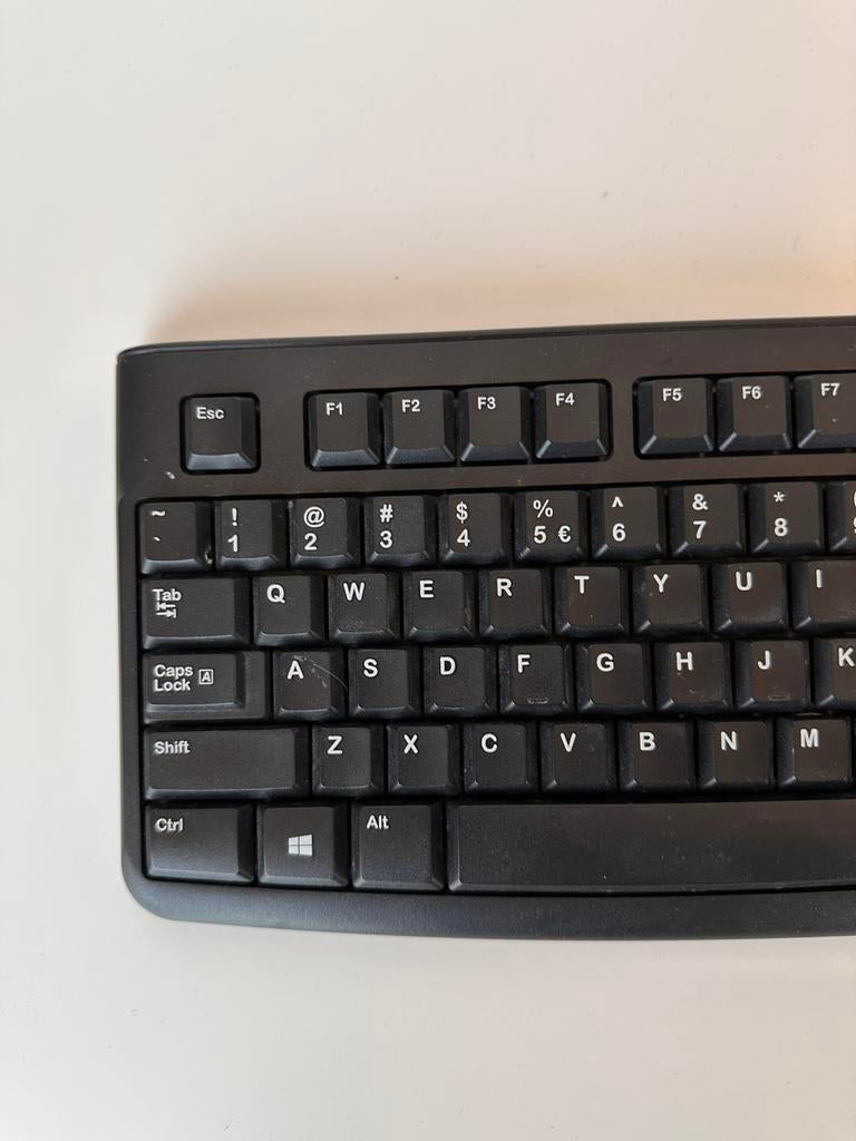 Logitech USB toetsenbord, Computers en Software, Toetsenborden, Ophalen, Zo goed als nieuw