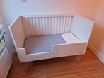 Kidsmill Sixties babybed (60x120) incl. matras en hoeslaken, Ophalen, Zo goed als nieuw, Ledikant