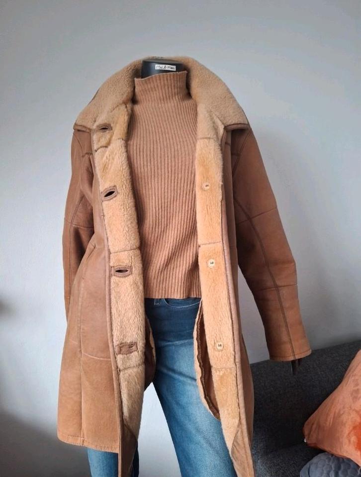 Echte Lammy met rits binnenzakken maat 42, Kleding | Dames, Jassen | Winter, Zo goed als nieuw, Maat 42/44 (L), Bruin, Verzenden