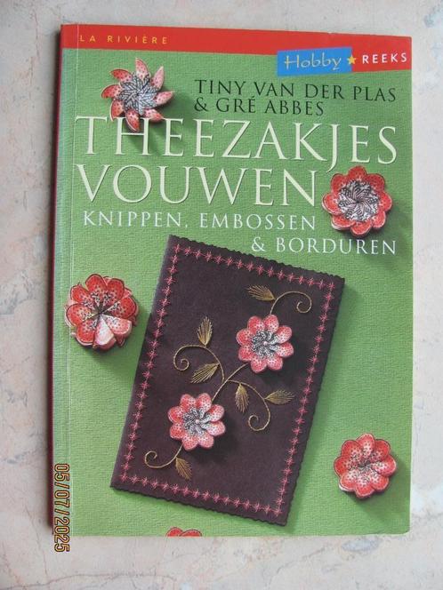 NIEUWSTAAT boek THEEZAKJES VOUWEN... Hobbyreeks ABBES kaart, Boeken, Hobby en Vrije tijd, Zo goed als nieuw, Scrapbooking en Knutselen