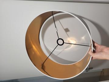 Gratis Lampenkap wit en goud beschikbaar voor biedingen