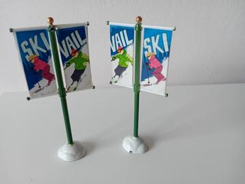 Lemax ski banner, Lemax figuur Kerstdorp beschikbaar voor biedingen