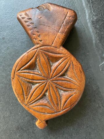 Antieke houten Amulet Talisman Volkskunst beschikbaar voor biedingen