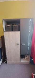 Kledingkast en bijpassend bureau, Ophalen, Kast, 50 tot 70 cm, 105 cm of meer