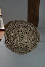 Decoratieve rotan bol, Ophalen of Verzenden, Gebruikt