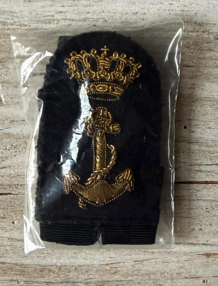 Marine Pet Embleem met Band -5, Verzamelen, Militaria | Algemeen, Marine, Embleem of Badge, Nederland, Ophalen of Verzenden