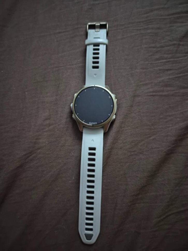 Fenix 8 43 mm goud amoled, Sieraden, Tassen en Uiterlijk, Smartwatches, Zo goed als nieuw, Android, Grijs, Afstand, Calorieverbanding