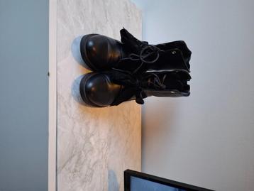 Schoenen beschikbaar voor biedingen