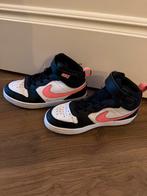 Nike court borough mid 2 maat 34, Kinderen en Baby's, Kinderkleding | Schoenen en Sokken, Meisje, Sportschoenen, Ophalen of Verzenden