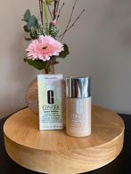 Clinique anti-blemish solutions liquid make-up nr. 07, Ophalen of Verzenden, Nieuw, Gehele gezicht, Make-up