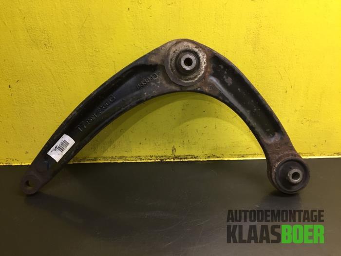 Draagarm onder links-voor van een Peugeot 5008, Auto-onderdelen, Ophanging en Onderstel, Peugeot, Gebruikt, 6 maanden garantie