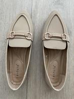 Beige Instappers - Maat 39, Ophalen of Verzenden, Zo goed als nieuw, Beige, Instappers