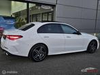Mercedes C-klasse 300 e AMG Line Panorama/Leder/Keyless/Trek, Auto's, Mercedes-Benz, Automaat, Achterwielaandrijving, Zwart, 4 cilinders