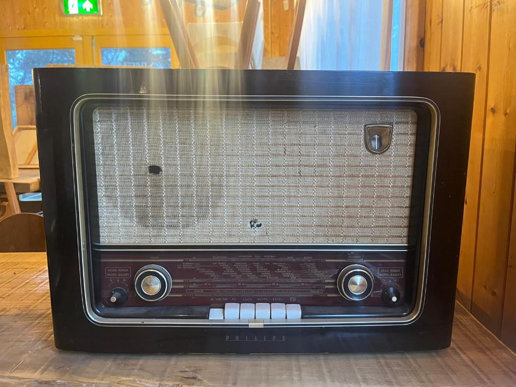 Vintage radio Philips, Audio, Tv en Foto, Radio's, Ophalen, Gebruikt, Radio